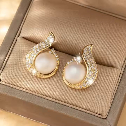 Elegant Teardrop Stud Pearl Earrings